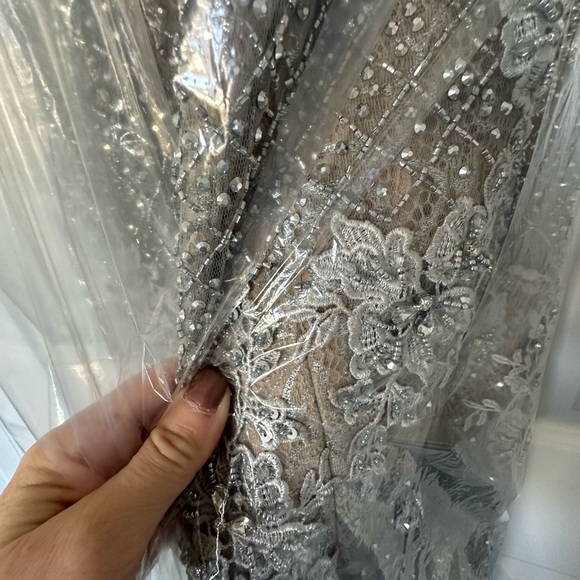 Gorgeous gown. Custom made by designer. Size 6 Wedding perfect - Picture 5 of 7